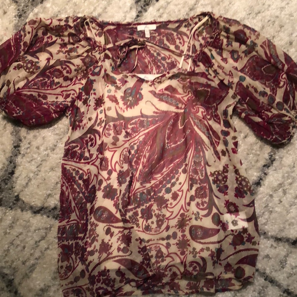 Puffy sleeve blouse